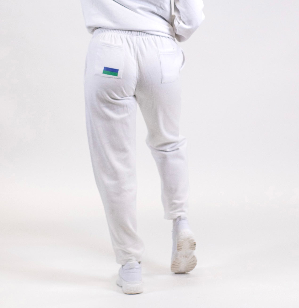 VF Émerite wide sweatpants white pic 3