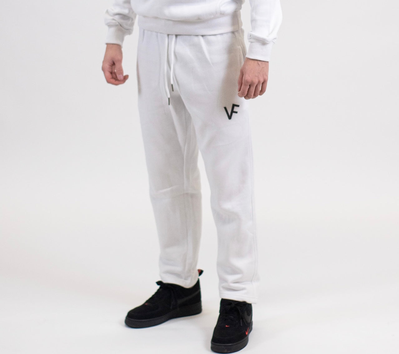 VF Émerite wide sweatpants white pic 1