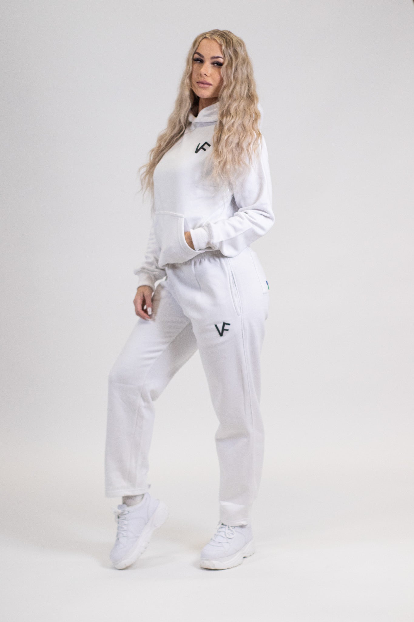 VF Émerite wide sweatpants white pic 5